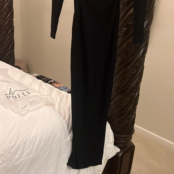 Oh Polly MARCELA Modal Plunge Long Sleeve Maxi Dress in Black (US Shippi… - Picture 9 of 10